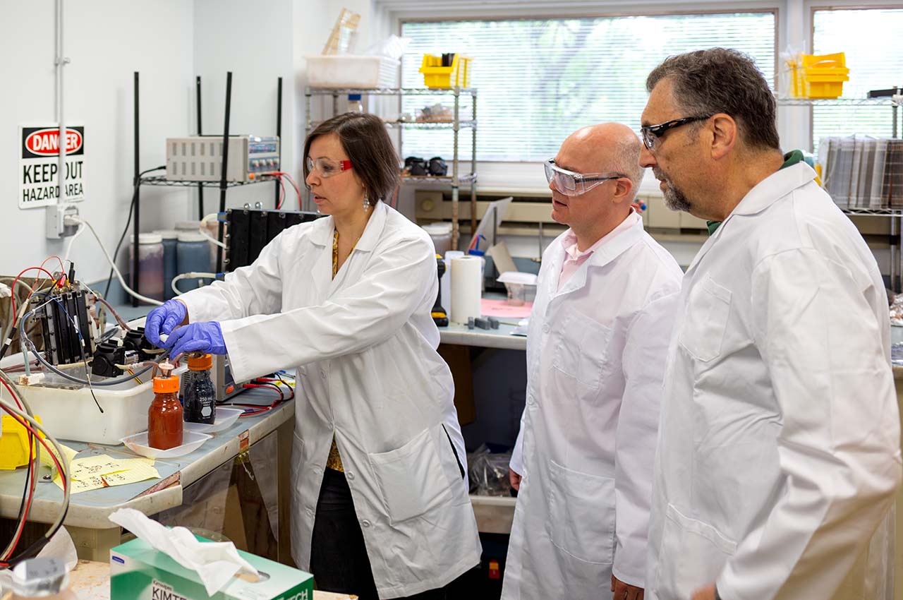 Illinois Tech 'Spinout' Startup Influit Energy Has Created the World's  First Rechargeable, Safe, Electric Fuel | Illinois Institute of Technology