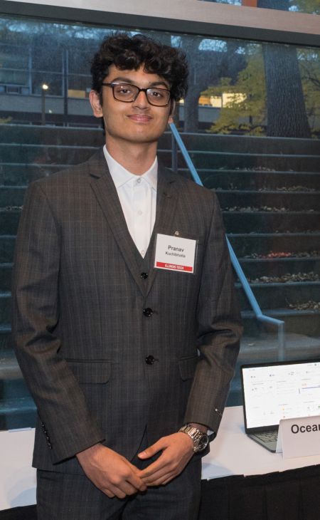 Photo of Pranav Kuchibhotla (AI 4th Year) at the Grainger Computing Innovation Prize event