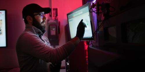 Illiinois Tech student working on DMG Mori machines