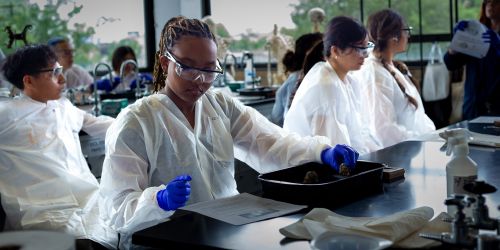 A high school student takes part in an Illinois Tech Elevate College Prep summer program