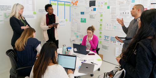 Illinois Tech students ideate together on a project at the Ed Kaplan Family Institute for Innovation and Tech Entrepreneurship