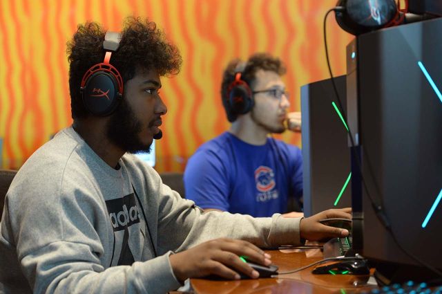 Students playing esports