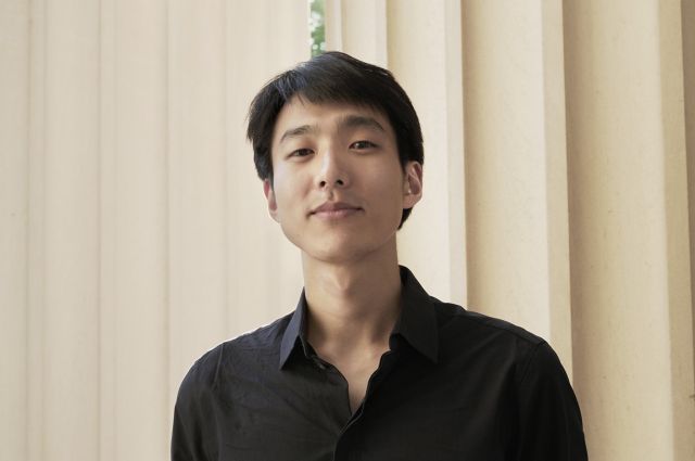 Headshot of New College of Architecture Faculty Member Il Hwan Kim (B.ARCH. ’17)