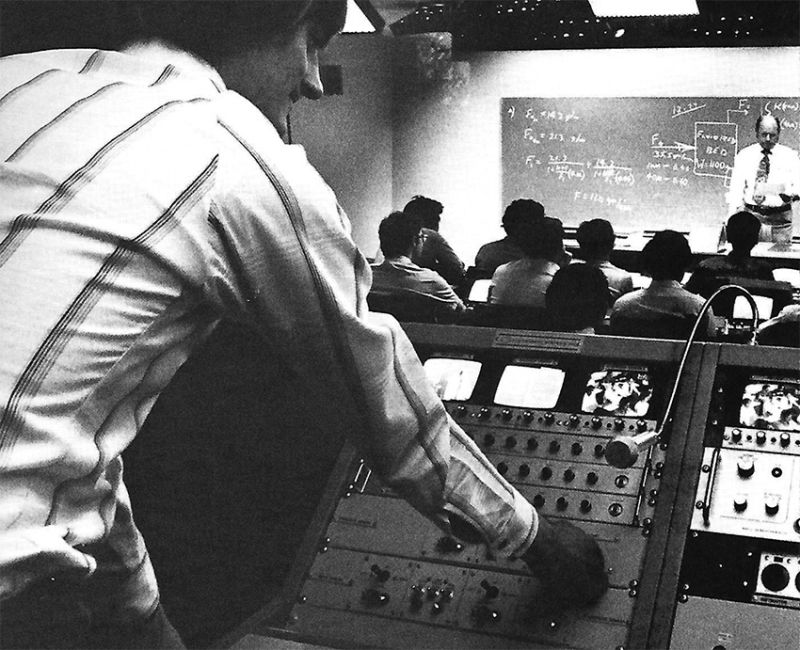 A historical photo of an IIT/V studio at Illinois Tech